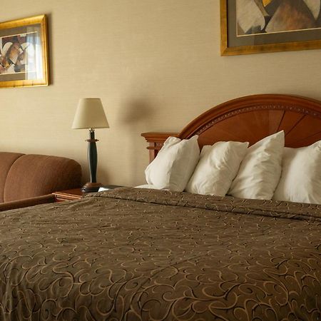 Hotel Topeka At City Center Екстер'єр фото