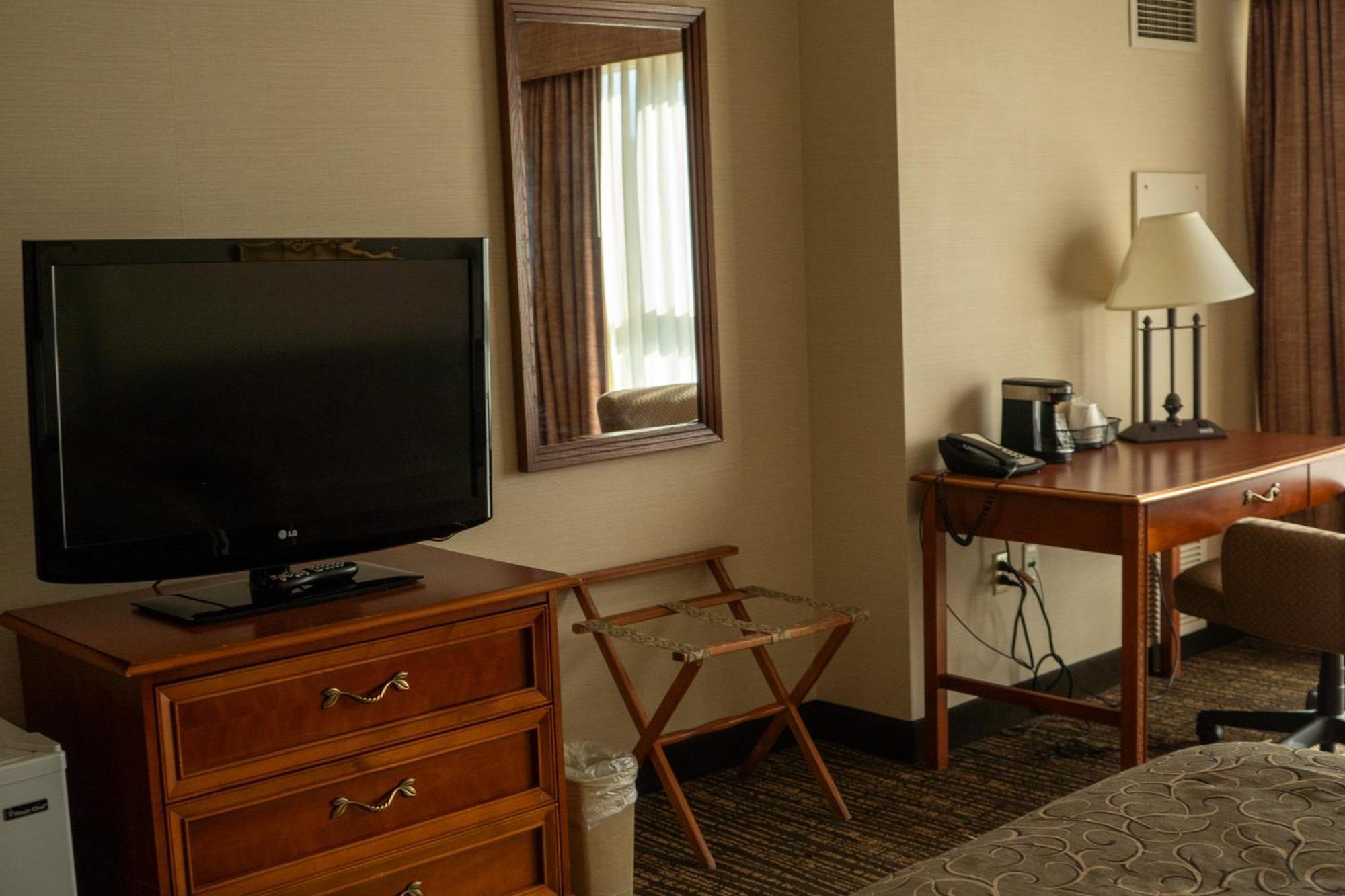 Hotel Topeka At City Center Екстер'єр фото