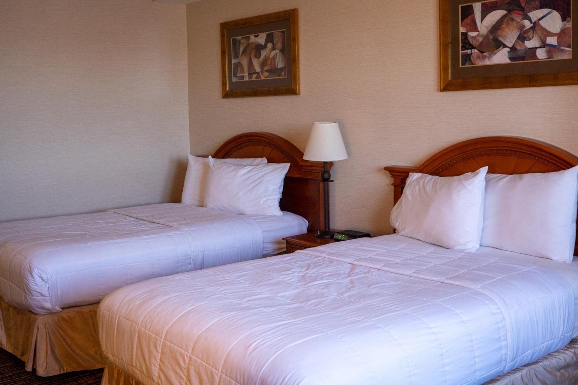 Hotel Topeka At City Center Екстер'єр фото