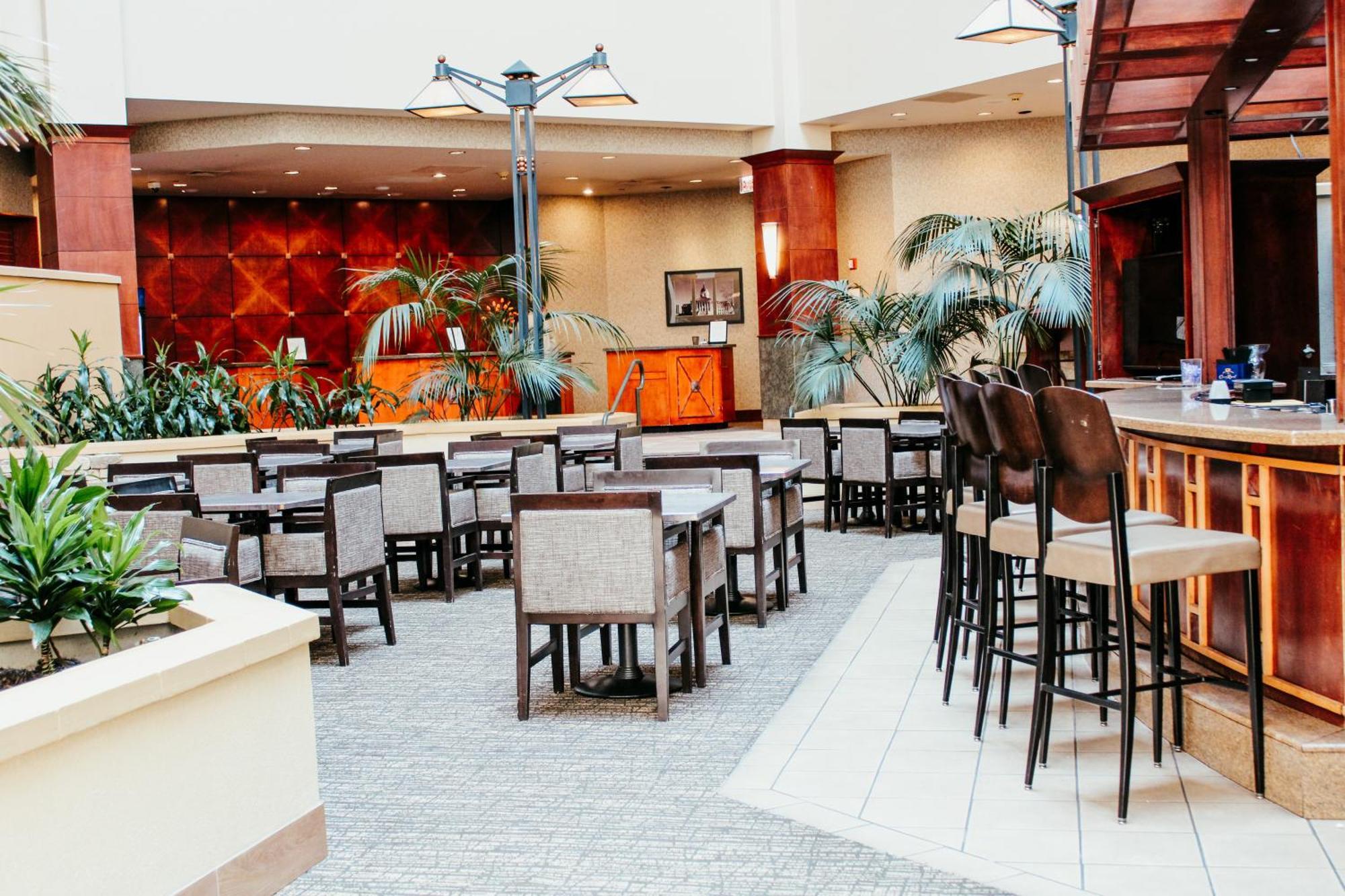 Hotel Topeka At City Center Екстер'єр фото