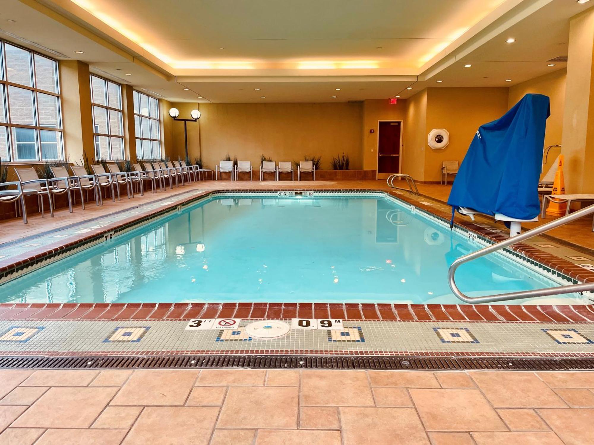 Hotel Topeka At City Center Екстер'єр фото