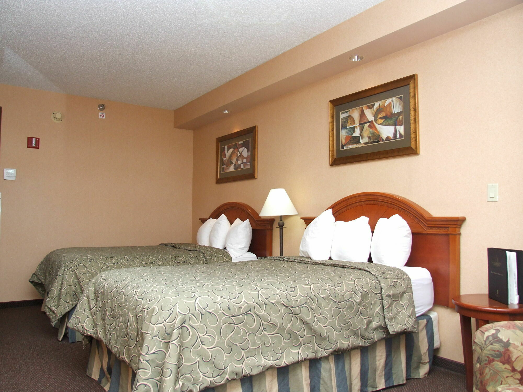 Hotel Topeka At City Center Екстер'єр фото